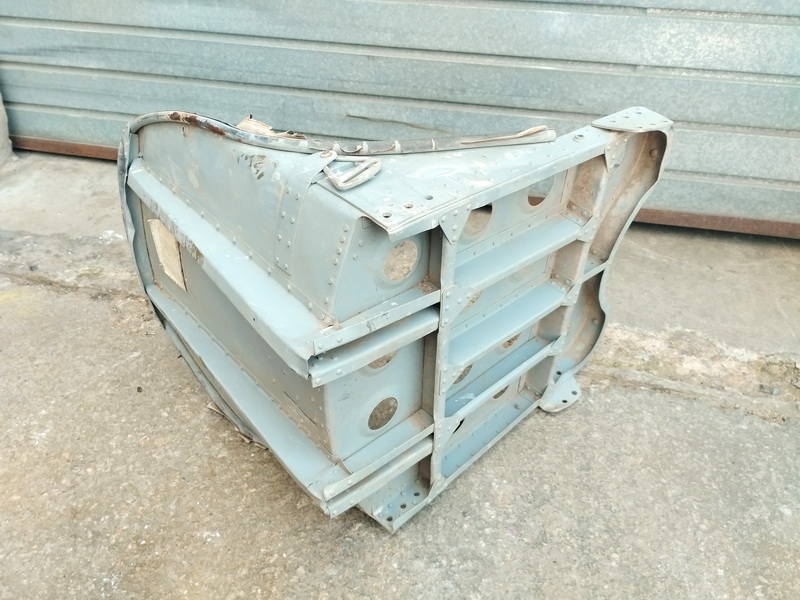 carcasa asiento caza tanque helicoptero 62.5x48x55 1u